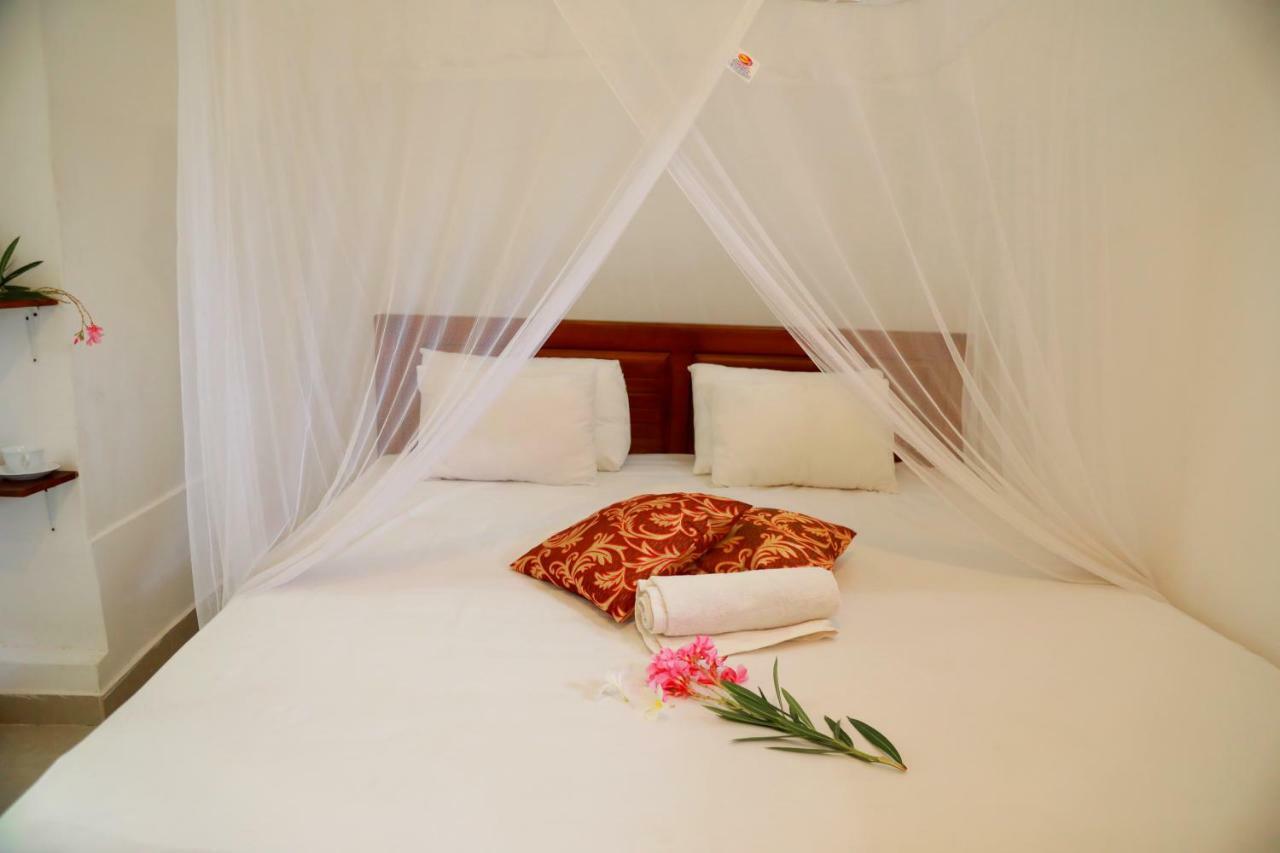 Nisala Guest Hotel กอลล์ ภายนอก รูปภาพ